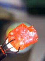 Rare 2.100 ct Hackmanite with Strong Tenebrescent Color Change and Fluorescent from Afghanistan - Image 2