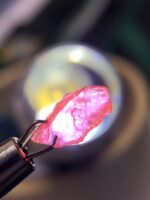 Rare 1.090 ct Hackmanite with Strong Tenebrescent Color Change and Fluorescent from Afghanistan - Image 2