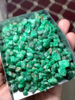 A Giant from the Mountains: 1132-Carat Emerald Rough Lot from Swat (14.75 × 12.30 × 11.70 mm) - Image 4