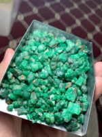 A Giant from the Mountains: 1132-Carat Emerald Rough Lot from Swat (14.75 × 12.30 × 11.70 mm) - Image 5