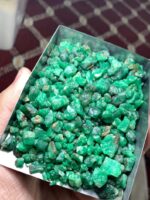 A Giant from the Mountains: 1132-Carat Emerald Rough Lot from Swat (14.75 × 12.30 × 11.70 mm) - Image 8