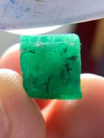 15.60ct Swat Emerald Crystal – Striking Natural Green with Impressive Form - Image 4