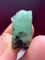 Bold and Brilliant: 22.80 Carat Emerald Crystal from Laghman - Image 4