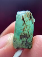 Bold and Brilliant: 22.80 Carat Emerald Crystal from Laghman - Image 6