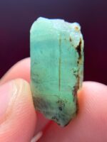 Bold and Brilliant: 22.80 Carat Emerald Crystal from Laghman - Image 7