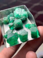 117.35ct Swat Emerald Rough – A Monumental Collection of Natural Gems - Image 14