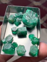 117.35ct Swat Emerald Rough – A Monumental Collection of Natural Gems - Image 15