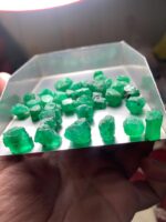 199.65 ct Swat Emerald Rough: Natural Gems With Strong Potential - Image 8