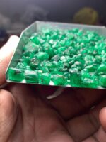 Monumental Swat Emerald – 711 Carat Rough Gem Collection - Image 6