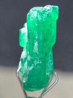 12.47ct Emerald Crystal from Swat: A True Gem of Natural Beauty - Image 5