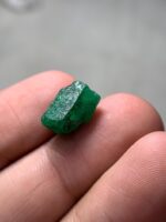 Unveiling the Magnificence of a 9.40ct Emerald Crystal: A Rare Gem of Stunning Beauty - Image 4
