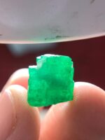Rare 14.20 ct Swat Emerald Crystal: A Collector’s Gemstone Treasure - Image 7