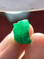 Rare 14.20 ct Swat Emerald Crystal: A Collector’s Gemstone Treasure - Image 8