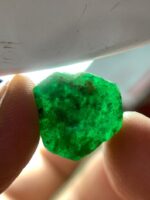 14.95 ct Swat Emerald Crystal – A Majestic Gem from Pakistan - Image 2