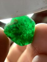 14.95 ct Swat Emerald Crystal – A Majestic Gem from Pakistan - Image 6