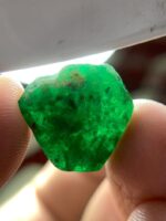 14.95 ct Swat Emerald Crystal – A Majestic Gem from Pakistan - Image 11