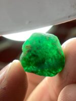 14.95 ct Swat Emerald Crystal – A Majestic Gem from Pakistan - Image 8