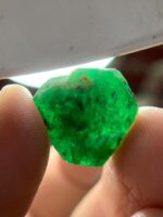 14.95 ct Swat Emerald Crystal – A Majestic Gem from Pakistan - Image 9
