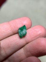 6.95ct Swat Emerald Crystal – Compact and Vibrant Natural Gem - Image 2