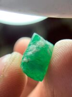 6.95ct Swat Emerald Crystal – Compact and Vibrant Natural Gem - Image 3
