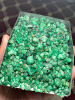 1109ct Swat Emerald Rough Lot – A Closer Look at Nature’s Untouched Treasure - Image 4