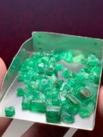 Green Origins: 48.30 Carat Emerald Rough Lot from Swat, Pakistan - Image 2