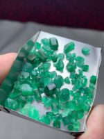 Green Origins: 48.30 Carat Emerald Rough Lot from Swat, Pakistan - Image 7