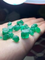 110.90 ct Swat Emerald Rough Lot — Raw Gemstone Insight & Guide - Image 2
