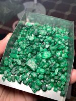The 484 ct Swat Emerald Rough: A Collector’s Treasure - Image 12