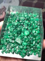 The 484 ct Swat Emerald Rough: A Collector’s Treasure - Image 5