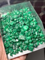 The 484 ct Swat Emerald Rough: A Collector’s Treasure - Image 6