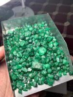 The 484 ct Swat Emerald Rough: A Collector’s Treasure - Image 8