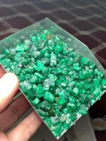 712.70 ct Emerald Rough Lot from Swat: Nature’s Uncut Treasure - Image 13