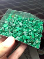 712.70 ct Emerald Rough Lot from Swat: Nature’s Uncut Treasure - Image 5