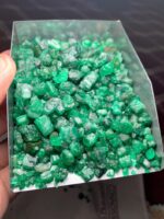 712.70 ct Emerald Rough Lot from Swat: Nature’s Uncut Treasure - Image 6
