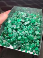 712.70 ct Emerald Rough Lot from Swat: Nature’s Uncut Treasure - Image 11