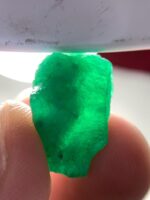 Marveling at the 19.05ct Emerald Crystal: A Bold and Brilliant Gemstone - Image 6