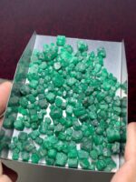 325.45ct Emerald Rough Lot from Swat: A Collector’s Cache of Untouched Green - Image 3