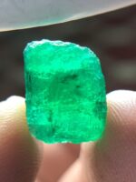 83.50ct Swat Emerald Rough – A Remarkable Collection of Natural Gems - Image 4