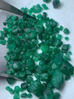 86.80ct Swat Emerald Rough Lot: Natural Untreated Crystals (9x9x8mm) - Image 2
