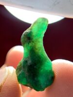 8.55 Carat Natural Emerald Crystal from Swat, Pakistan – Untreated Green Beryl Beauty - Image 7