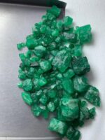 109.05ct Swat Emerald Rough Lot: Natural Pakistan Crystals - Image 5