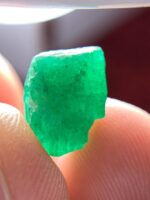 7.05ct Swat Emerald Crystal: Vibrant Green Beauty from Pakistan - Image 3