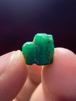 Raw Radiance: 8.36ct Emerald Crystal from Swat - Image 2