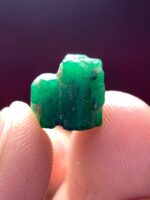 Raw Radiance: 8.36ct Emerald Crystal from Swat - Image 8