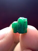 Raw Radiance: 8.36ct Emerald Crystal from Swat - Image 9