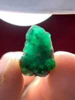 7.30 Carat Emerald Crystal from Swat, Pakistan – Natural Untreated Green Beryl - Image 2