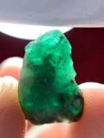 7.30 Carat Emerald Crystal from Swat, Pakistan – Natural Untreated Green Beryl - Image 4