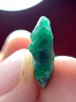 7.30 Carat Emerald Crystal from Swat, Pakistan – Natural Untreated Green Beryl - Image 7