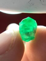 3.67ct Swat Emerald Crystal – Natural Green Gemstone from Pakistan - Image 4